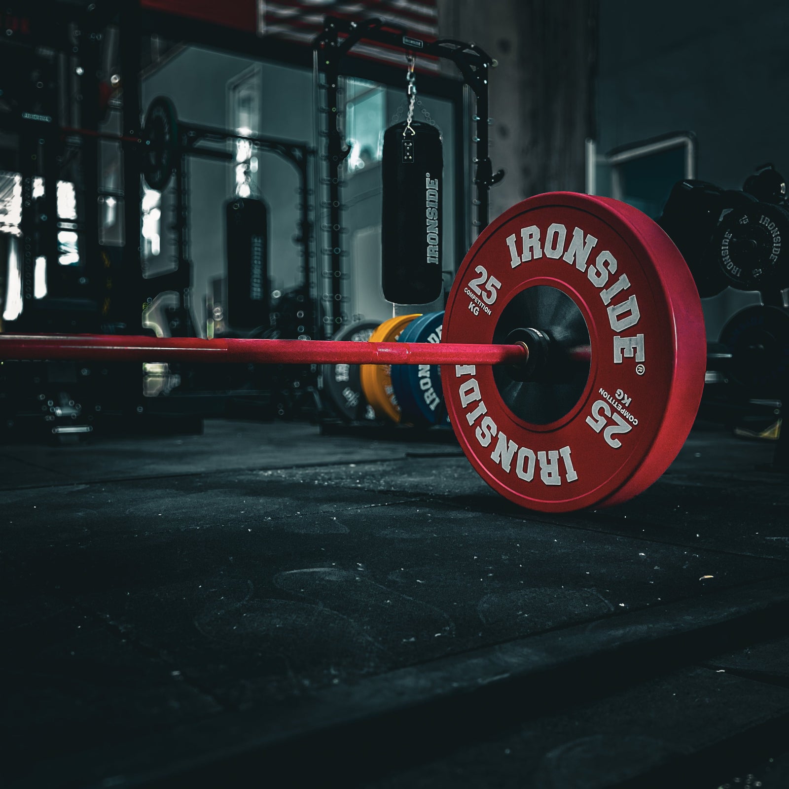 Difference Between Home Gym and Commercial Gym Equipment: What You Really Need to Know (Ironside Canada Guide)
