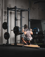 Buffalo cambered squat bar for athletes and coaches